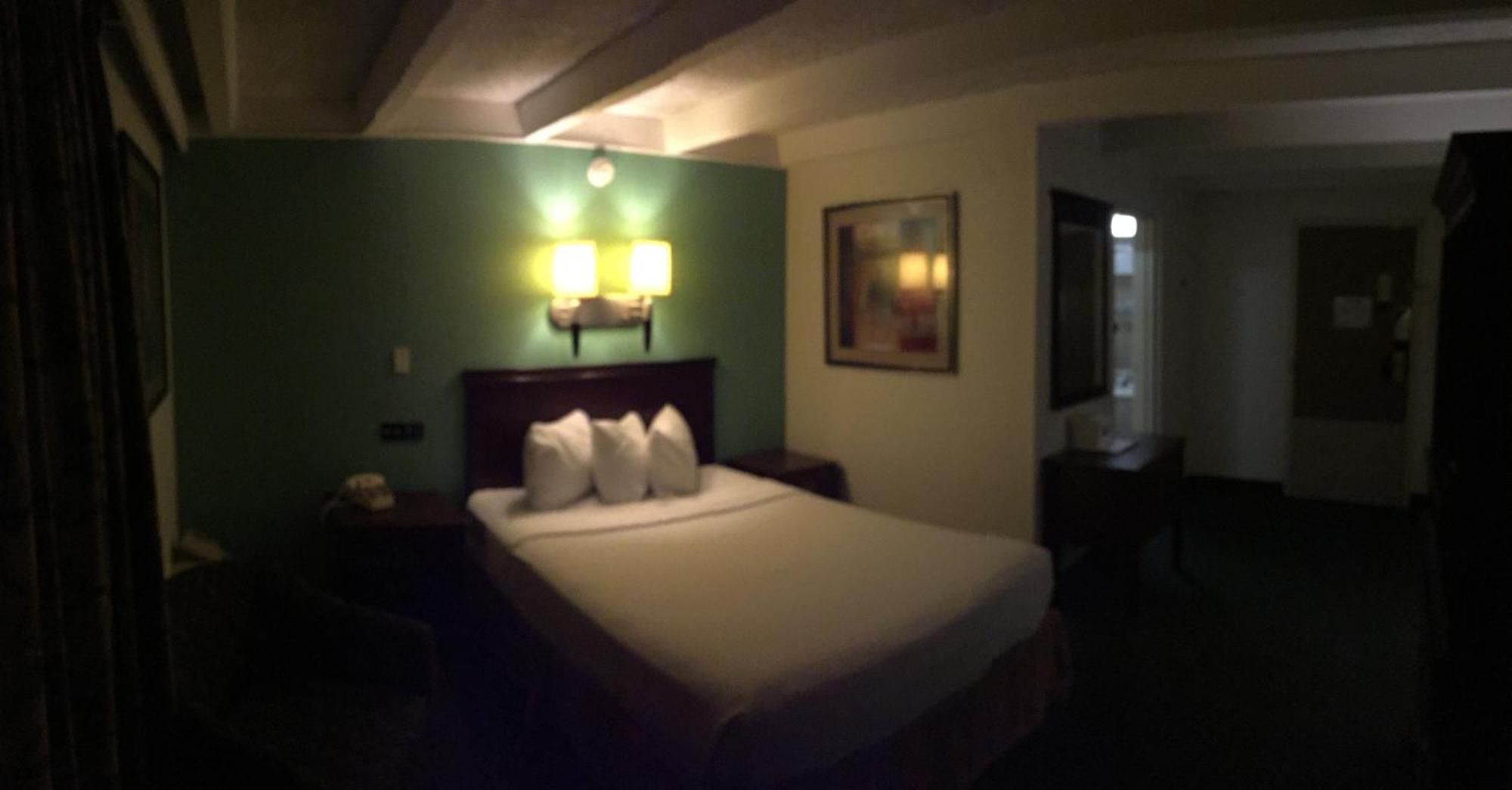Rodeway Inn & Suites Rockford Eksteriør billede