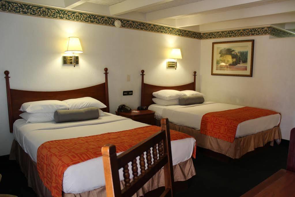 Rodeway Inn & Suites Rockford Eksteriør billede