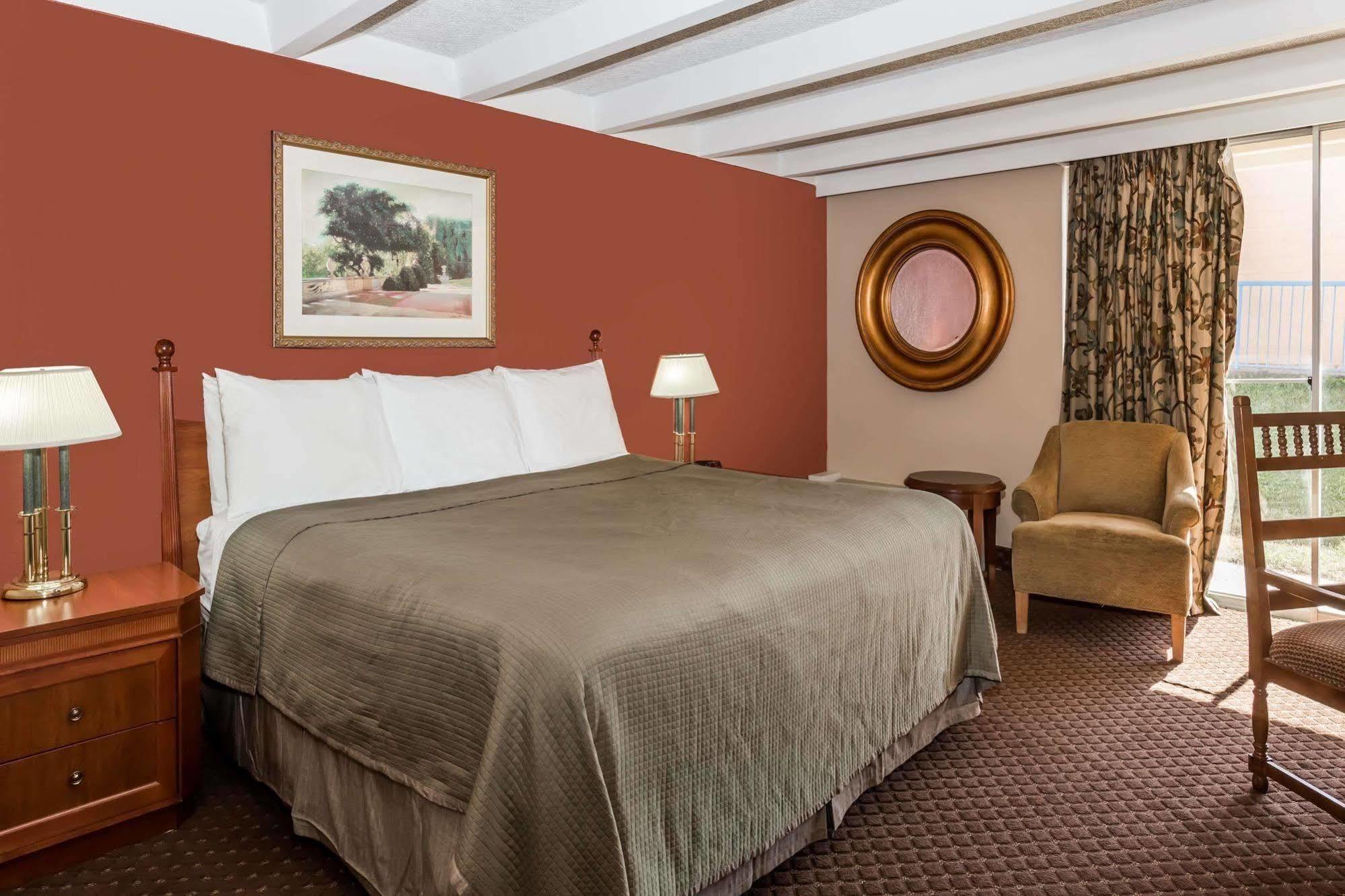 Rodeway Inn & Suites Rockford Eksteriør billede